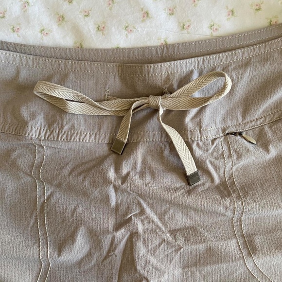 beige athletic miniskirt with built in shorts - Picture 4 of 7